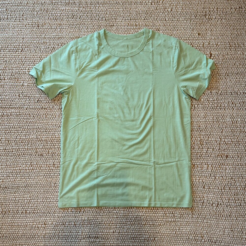 Lululemon Fundamental T in Bright, Light Green